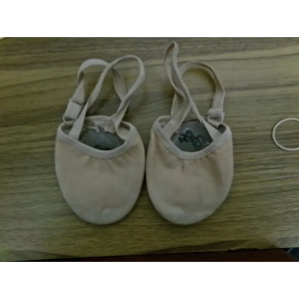Pre-Owned Dance Pirouette Turners Stretch Canvas Medium Adult Contemporary Mode
